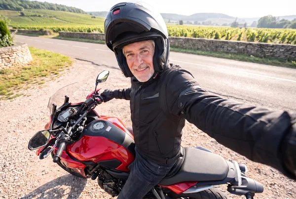 Gheorghe pe motocicleta lui